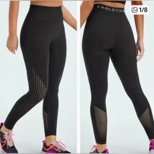 ***NWT*** Fabletics Sync High Waisted Perforated 7/8 Black Leggings